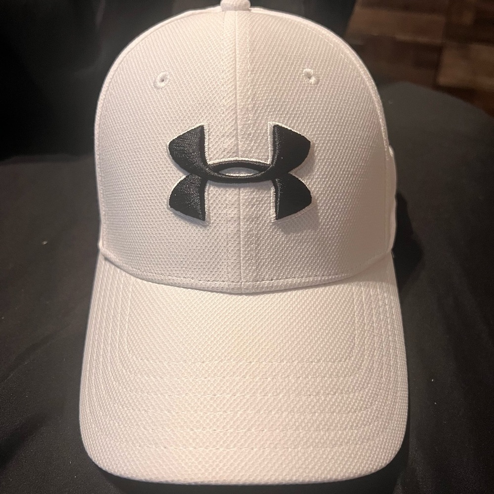 Under Armour White Hat with black logo